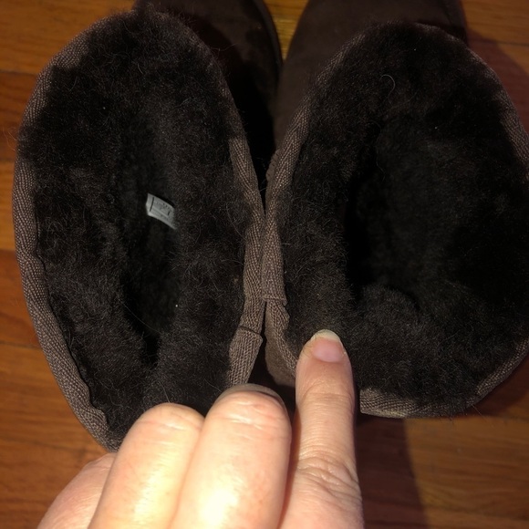 Ugg Essential Short Classic Boot - Picture 8 of 10